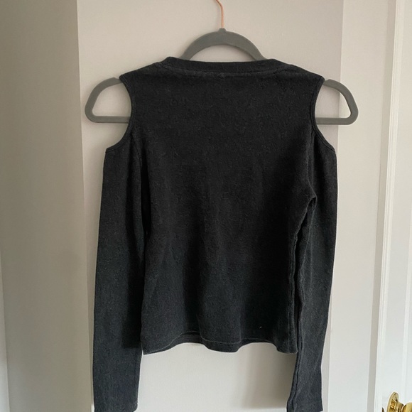 Grey Cutout Shoulder Long Sleeve - Picture 3 of 3